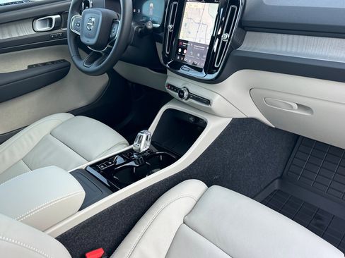 New 2026 Volvo XC40 B5 Plus w/ Protection Package Premier image 15