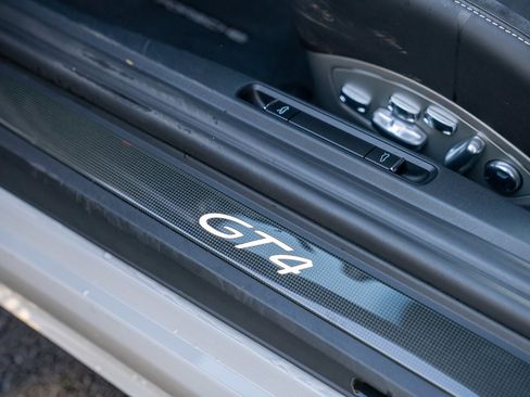 Used 2021 Porsche 718 Cayman GT4 image 12