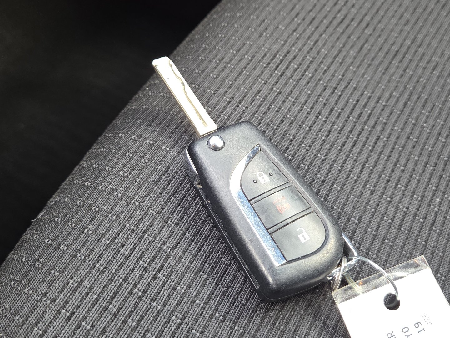 Used 2019 Toyota C-HR LE FWD image 31