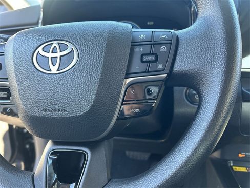 Used 2025 Toyota Camry LE w/ Convenience Package image 21