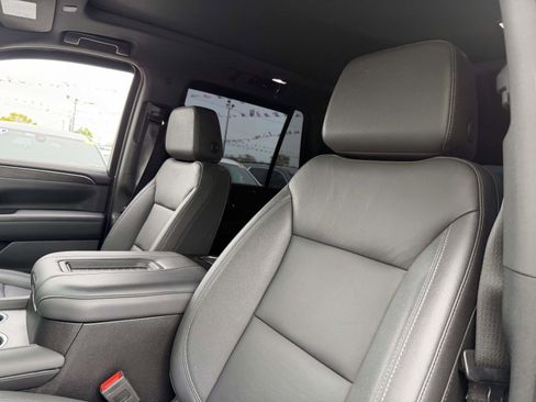 Certified 2023 Chevrolet Tahoe Z71 w/ Luxury Package AWD/4WD image 12