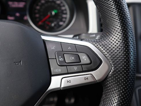 Used 2021 Volkswagen Atlas Cross Sport SE image 16