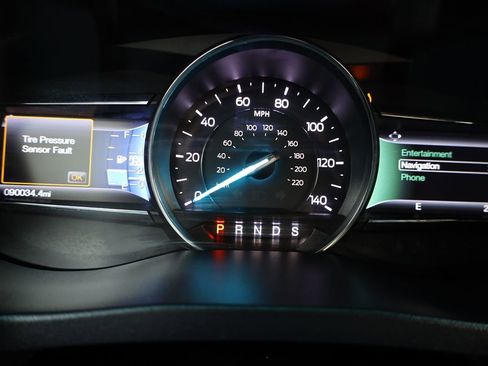 Used 2016 Ford Explorer Limited image 31