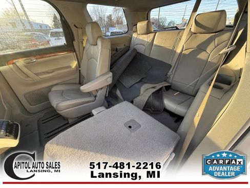 Used 2010 Saturn Outlook XR image 18