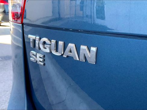 Used 2020 Volkswagen Tiguan SE image 30