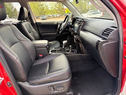Certified 2021 Toyota 4Runner TRD Off-Road Premium AWD/4WD image 9