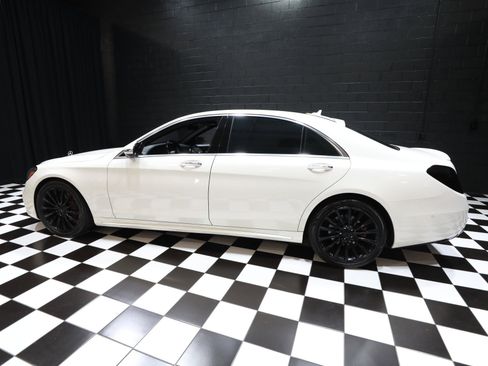 Used 2019 Mercedes-Benz S 560 4MATIC Sedan image 28