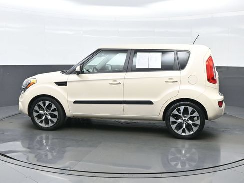 Used 2012 Kia Soul ! FWD image 3