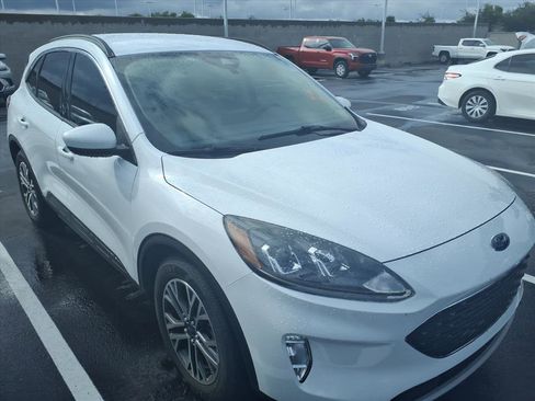 Used 2020 Ford Escape SEL image 2