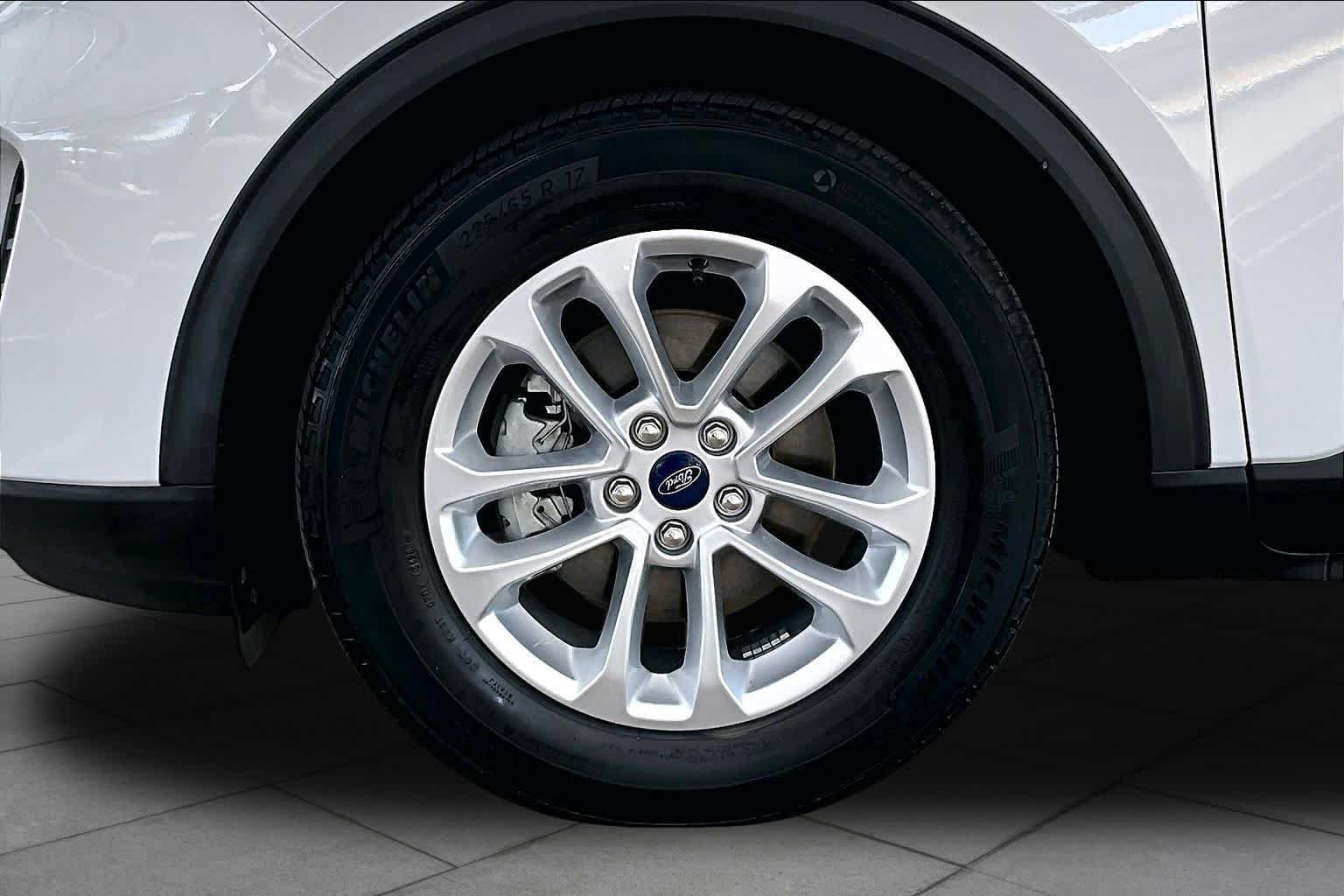 Used 2020 Ford Escape SE FWD image 11