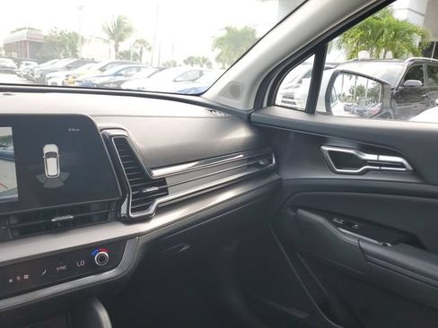 Certified 2023 Kia Sportage EX FWD image 29