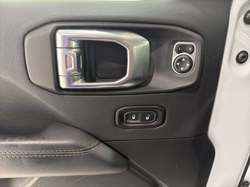 Used 2021 Jeep Wrangler Unlimited Sahara AWD/4WD image 11