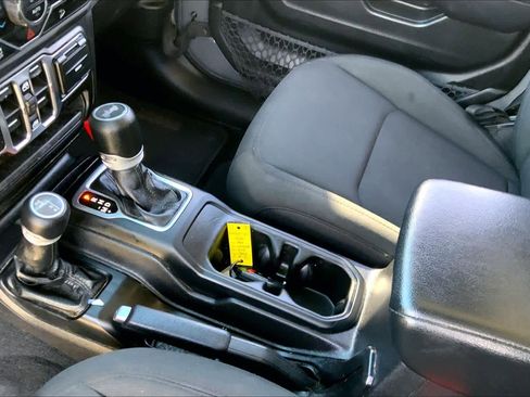 Used 2020 Jeep Wrangler Unlimited Sport image 16