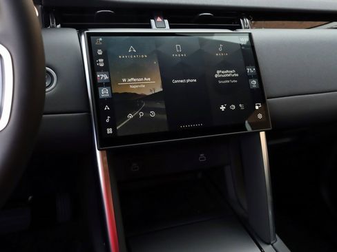 Certified 2025 Land Rover Discovery Sport S image 18