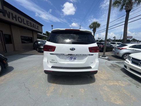 Used 2021 Kia Sedona LX FWD image 6