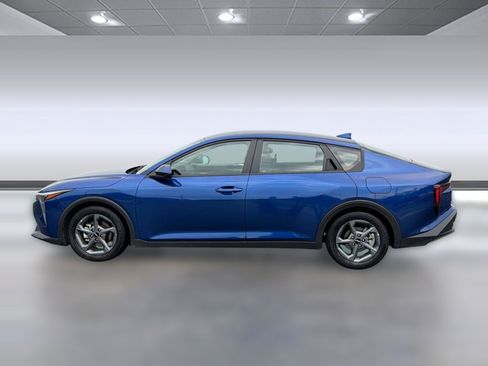 Used 2025 Kia K4 FWD image 2