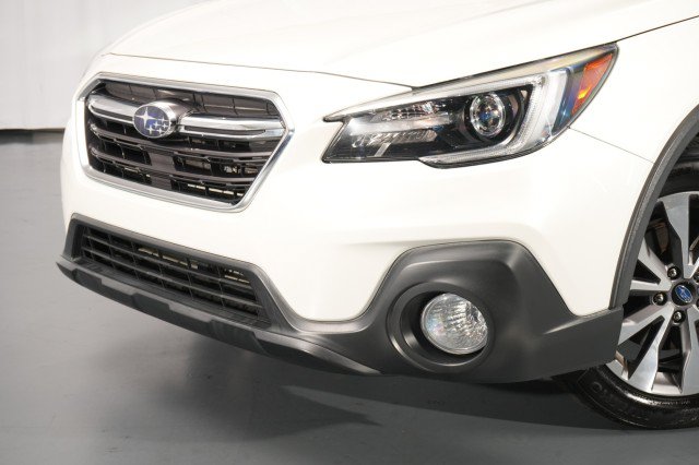 Used 2018 Subaru Outback 3.6R Touring AWD/4WD image 3