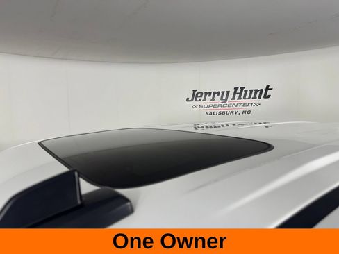 Used 2025 Chevrolet Silverado 1500 LT Trail Boss w/ Dark Appearance Package AWD/4WD image 4