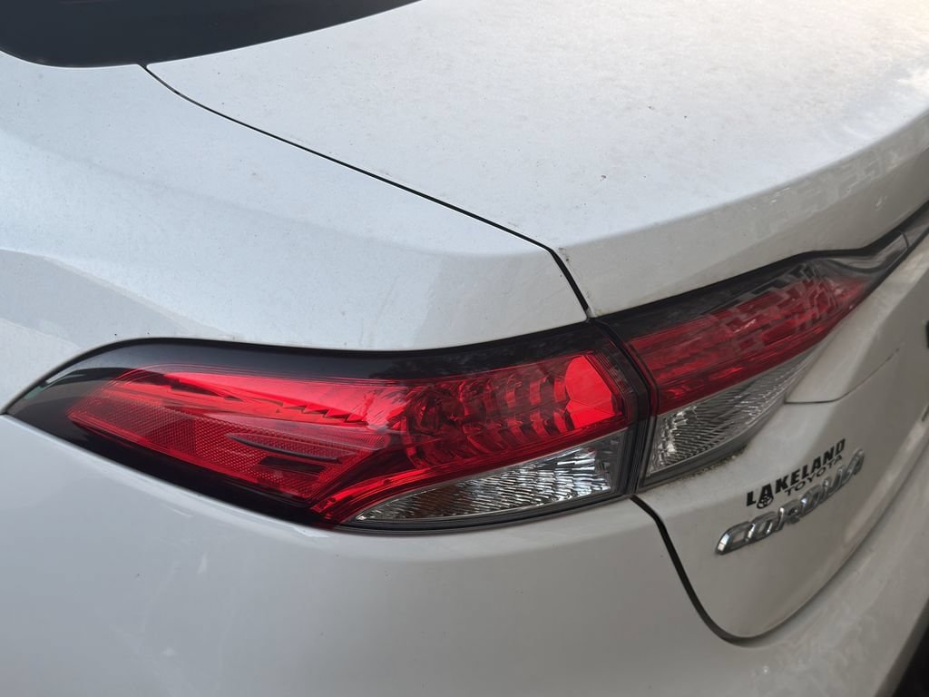 Used 2025 Toyota Corolla LE FWD image 9