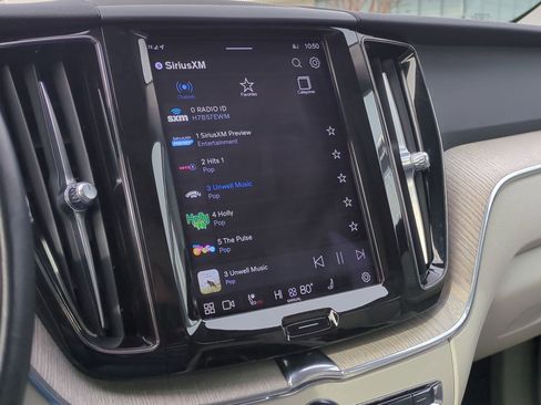 Used 2023 Volvo XC60 B5 Plus w/ Protection Package Premier image 23