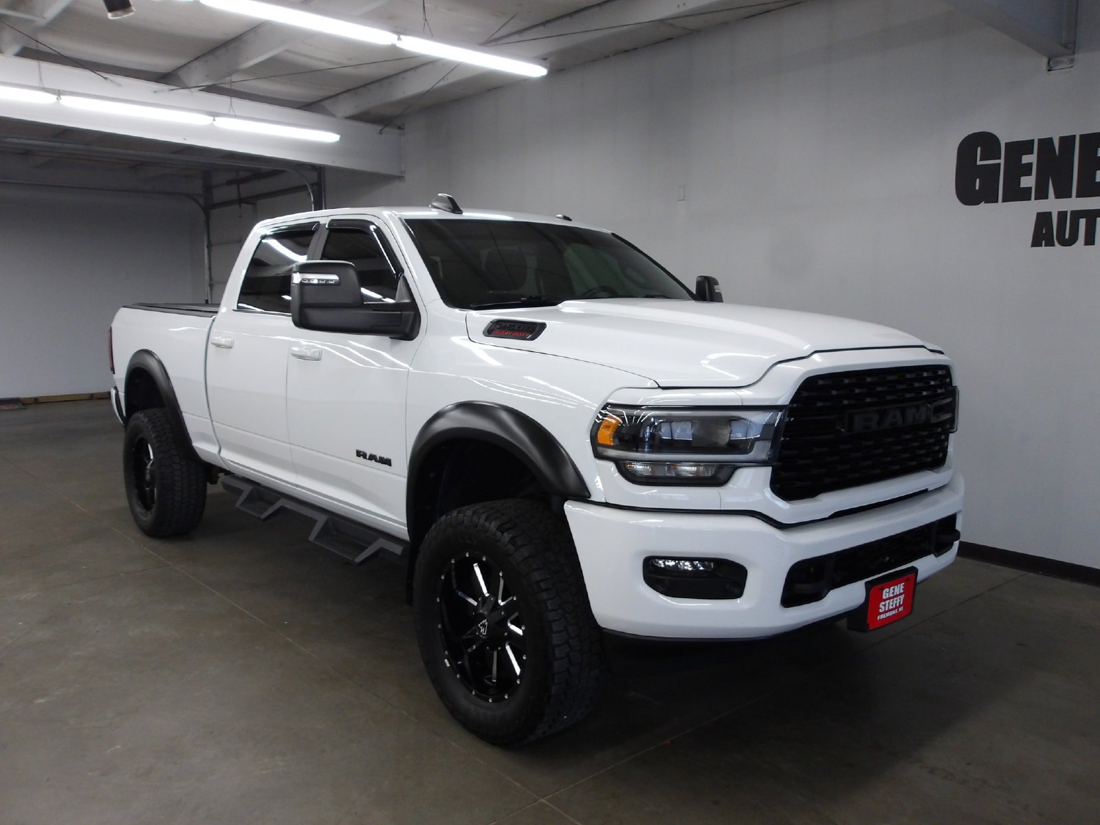 Used 2023 RAM 2500 Big Horn w/ Level B Equipment Group AWD/4WD image 4