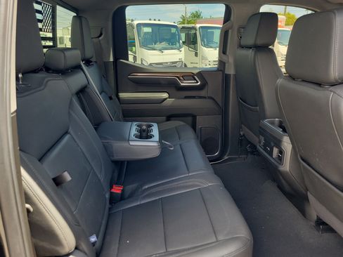 Used 2025 Chevrolet Silverado 1500 RST w/ Convenience Package II RWD image 8