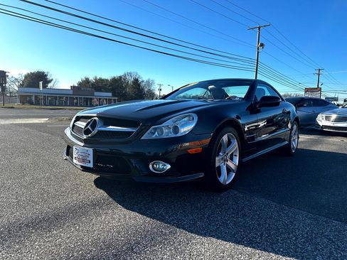 Used 2011 Mercedes-Benz SL 550 image 1