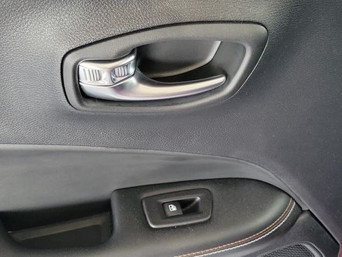 Certified 2020 Jeep Compass Latitude FWD image 13