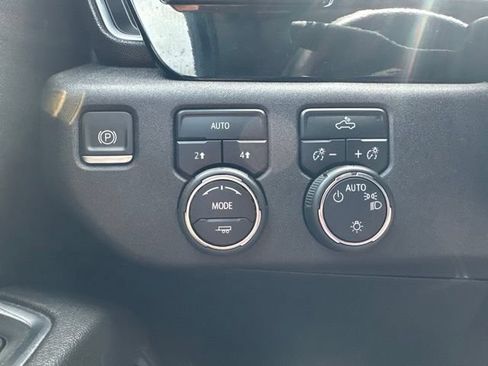 Used 2023 Chevrolet Silverado 1500 LT AWD/4WD image 25