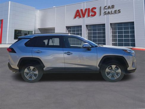 Used 2025 Toyota RAV4 XLE image 7