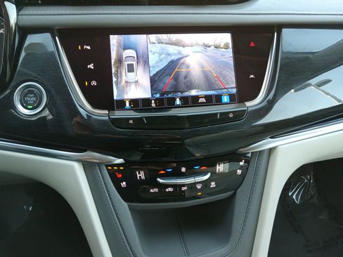 Used 2023 Cadillac XT6 Premium Luxury w/ Technology Package image 18