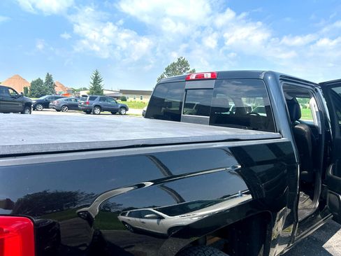 Used 2017 Chevrolet Silverado 1500 LTZ Z71 w/ LTZ Plus Package image 6