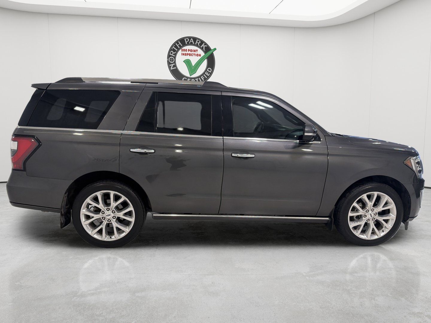 Used 2019 Ford Expedition Limited w/ Equipment Group 302A RWD image 6
