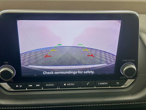 Used 2023 Nissan Rogue SV image 22