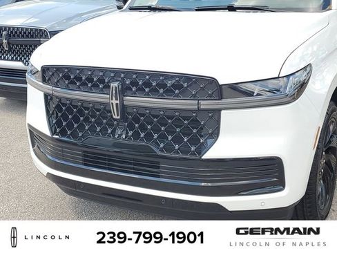 New 2026 Lincoln Navigator L Reserve AWD/4WD image 13