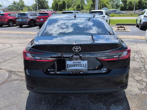 Used 2025 Toyota Camry LE w/ Convenience Package FWD image 6