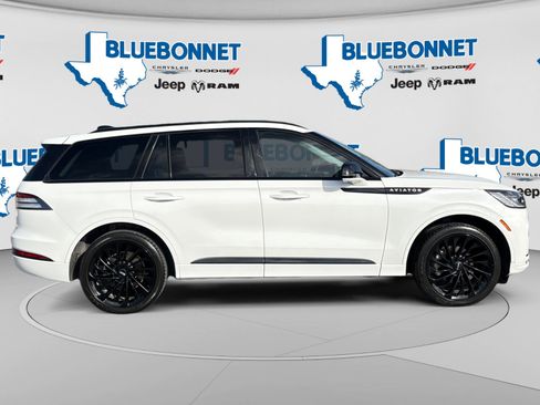 Used 2025 Lincoln Aviator Reserve w/ Equipment Group 201A AWD/4WD image 4