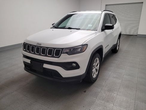 Used 2024 Jeep Compass Latitude image 15