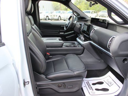 Used 2025 Ford Expedition Max Platinum w/ Stealth Performance Package AWD/4WD image 19