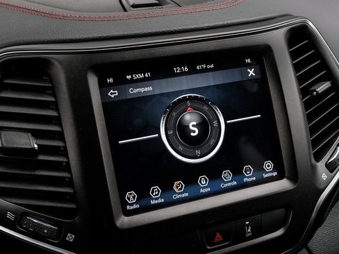 Used 2022 Jeep Cherokee Trailhawk image 42