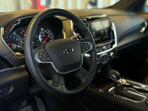 Used 2023 Chevrolet Traverse RS AWD/4WD image 23