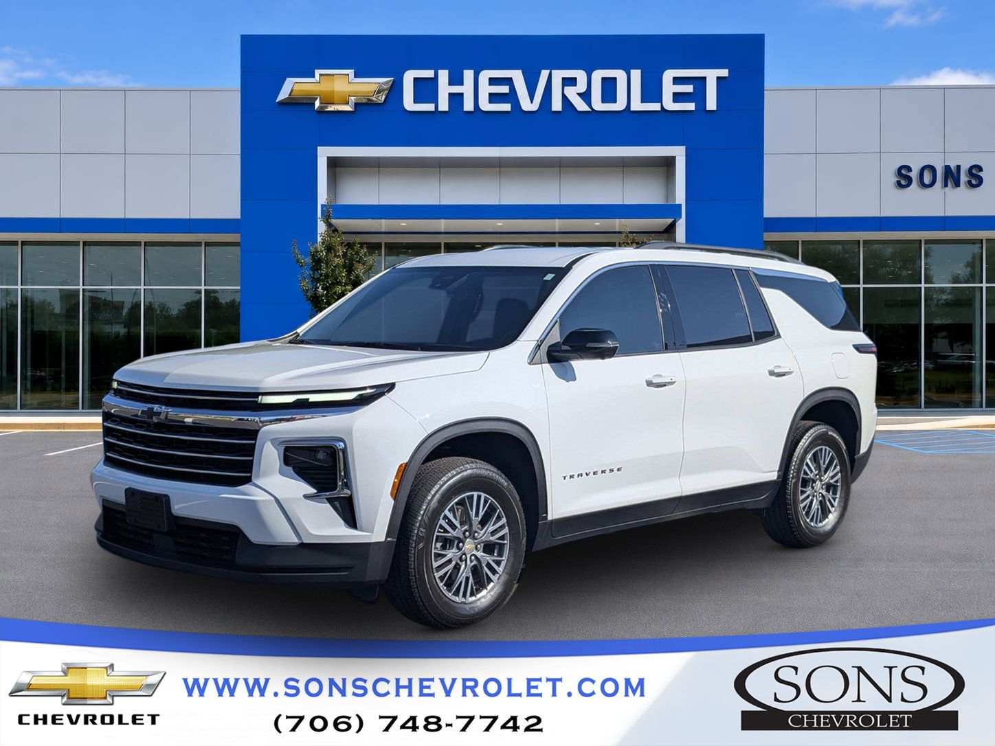 Used 2024 Chevrolet Traverse LT w/ Trailering Package FWD image 1