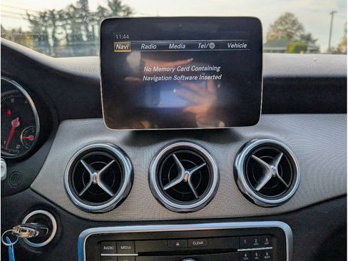 Used 2018 Mercedes-Benz GLA 250 image 23