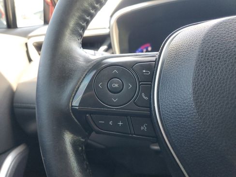 Used 2022 Toyota Corolla Cross XLE FWD image 21