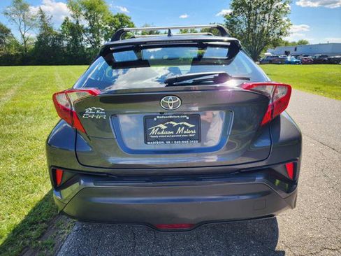 Used 2018 Toyota C-HR XLE FWD image 7