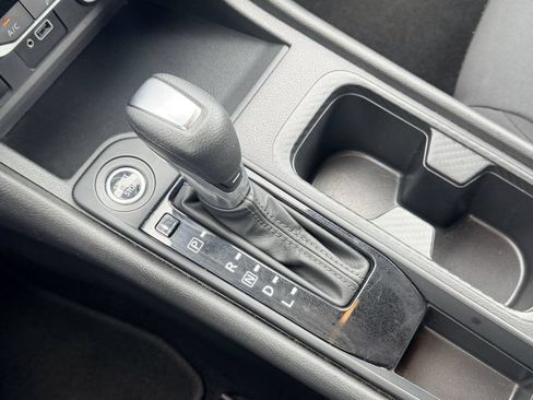 Used 2025 Nissan Sentra S FWD image 20