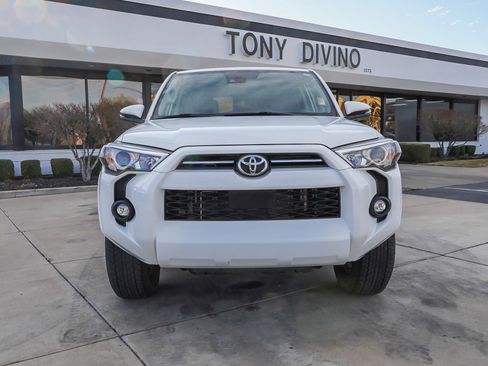 Used 2024 Toyota 4Runner SR5 Premium image 3