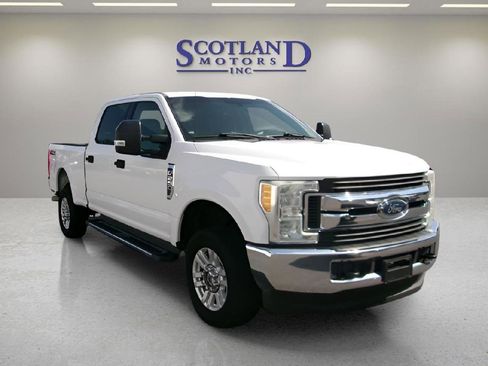 Used 2017 Ford F250 XLT image 4