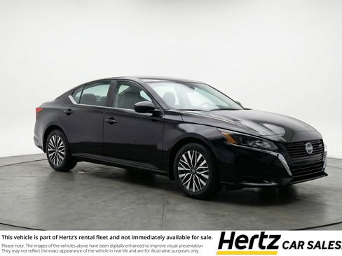 Used 2025 Nissan Altima 2.5 SV image 1