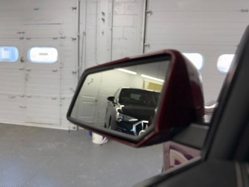 Used 2017 Chevrolet Traverse LT image 29